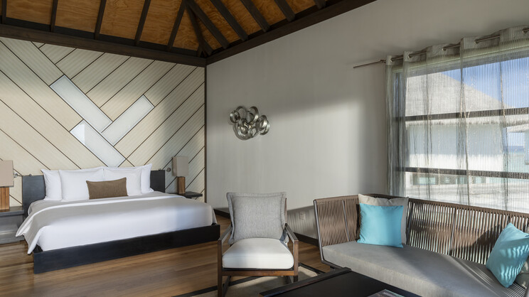 Water Bungalow with Pool